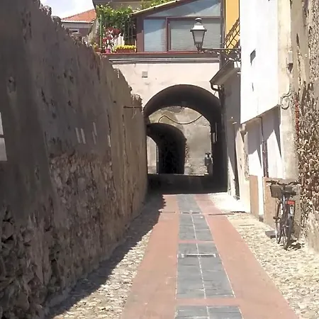Casa Panfilo Couette-café Albenga